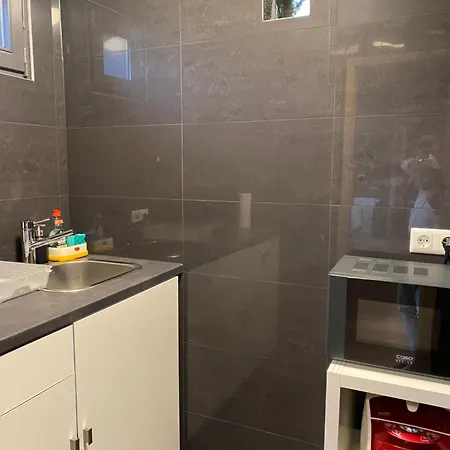 Apartment 1 Grosse Elegante Zimmerwohnung 5 Minuten Zu Fuss In Stadtmitte *