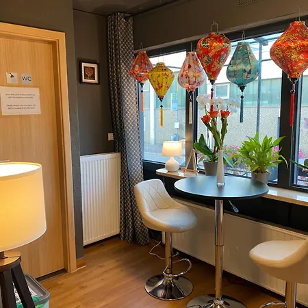 1 Grosse Elegante Zimmerwohnung 5 Minuten Zu Fuss In Stadtmitte Daire